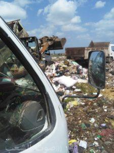 تعطل سيارات نقل القمامة فى مصنع ابو جريدة واللودرات تتدخل